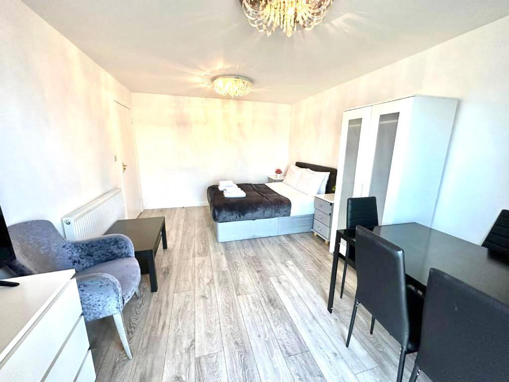 Appartement 3 Bedroom Riverview Flat Canary Wharf Free Parking