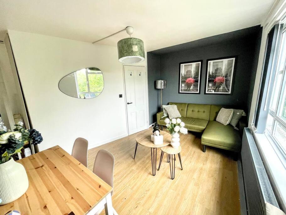Stylish 2 Bedroom Flat In Angel Location * Londen