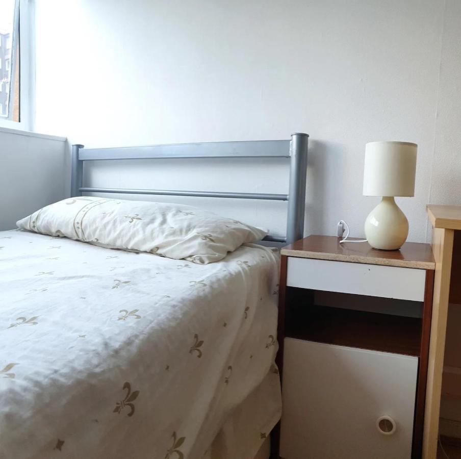 Habitación en casa particular Elephant & Castle - Zone 2 - Private - Shared Bathroom Londres