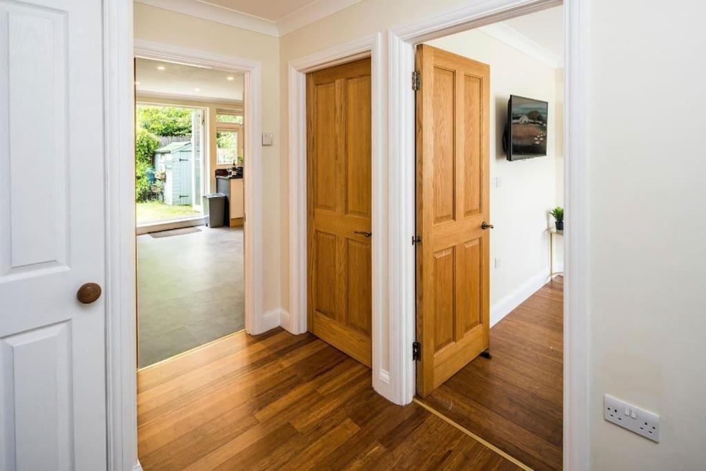 Appartement Where Style & Convenience Combine- Photo Id Required Londres