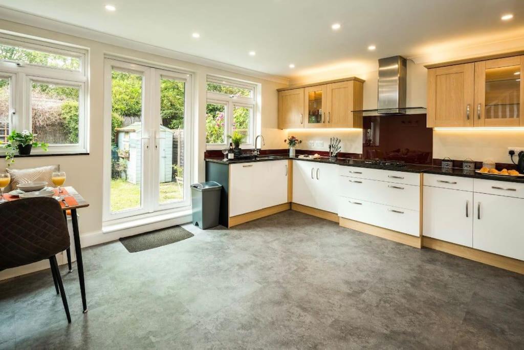 Where Style & Convenience Combine- Photo Id Required Appartement Londres