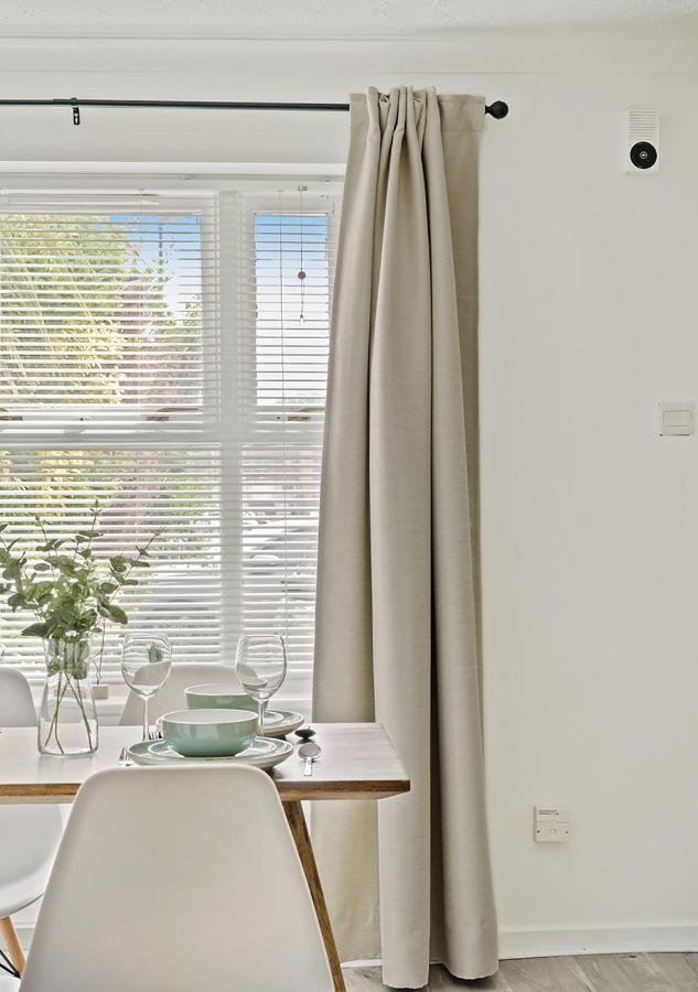 Vakantiehuis East House Near Tube With Parking