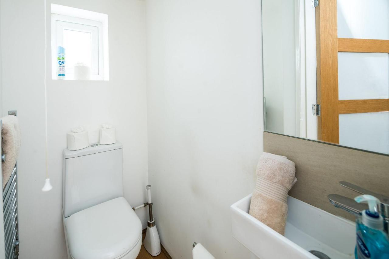 Hébergement de vacances Elegant 2bd House With Garden And Decked Patio