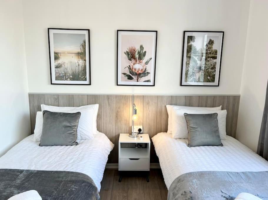 Lovely 3 Bedrooms Flat *