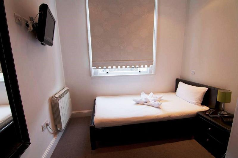 Apartahotel Nox Kensington Gardens 4*