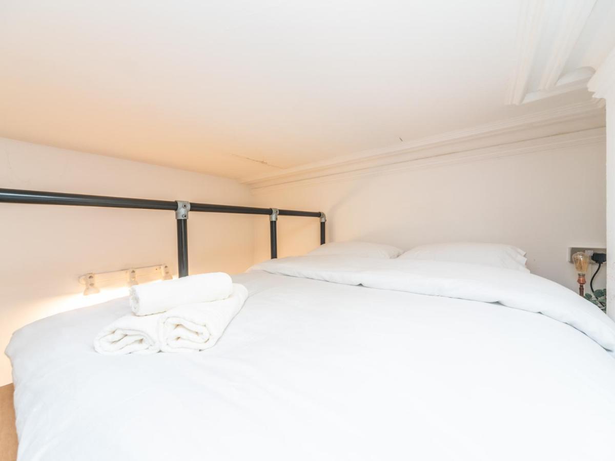 Pass The Keys Rustic And Quirky Flat In Charming Charlton Village * Londres