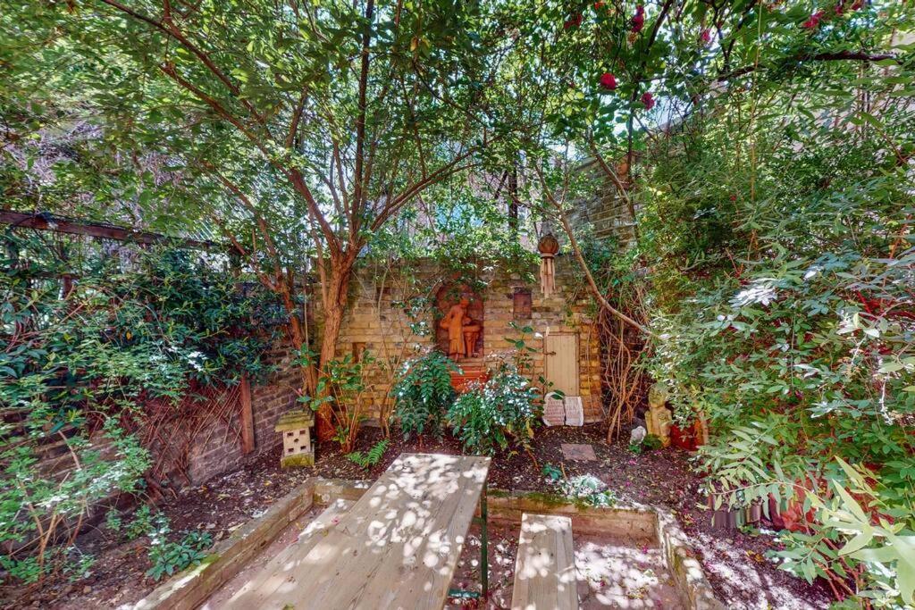 Whimsical 4 Bedroom House In Elephant And Castle Londres