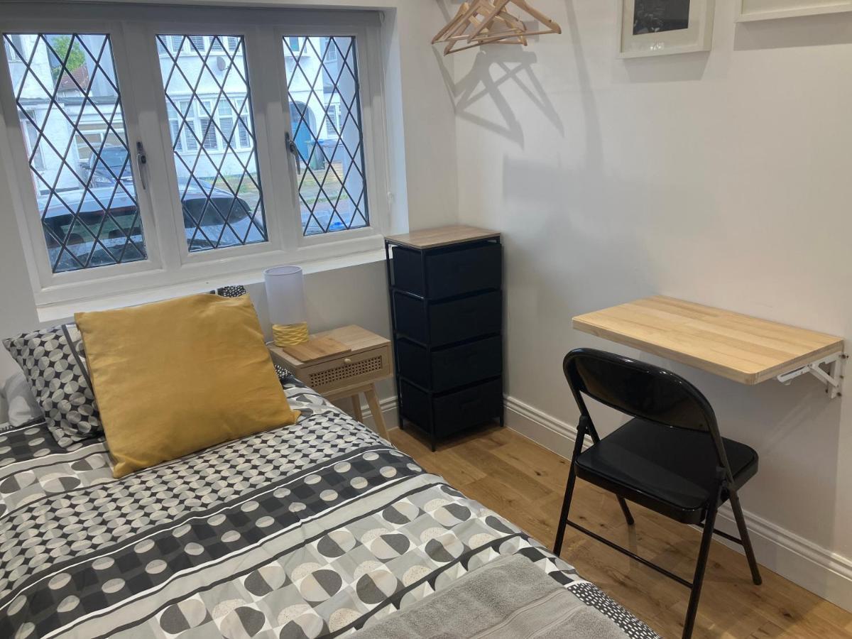 Apartamento Cosy Self Contained With Private Bathroom 10 Mins To Wembley Stadium *