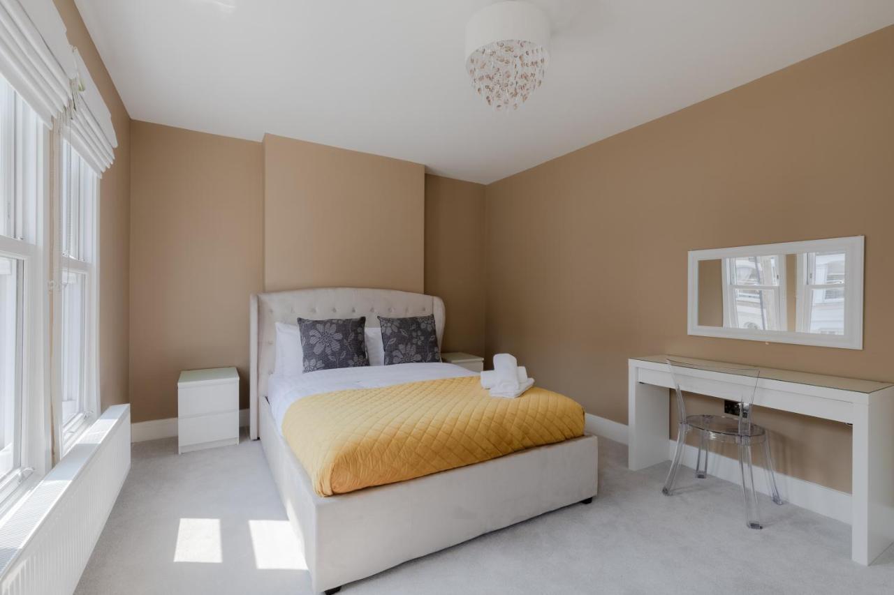 Central, Stylish And Spacious 4 Bedroom House 2,5 Bathrooms In Shepherd's Bush Londres