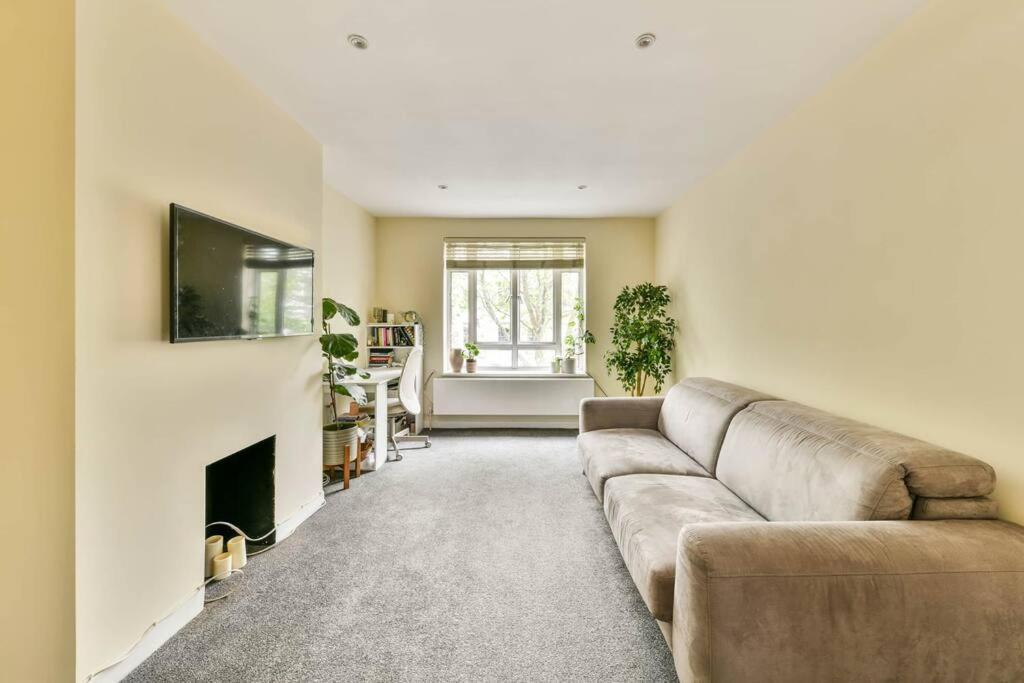 Ladbroke Grove - 2 Bed Near Portobello & Golborne Road Londen
