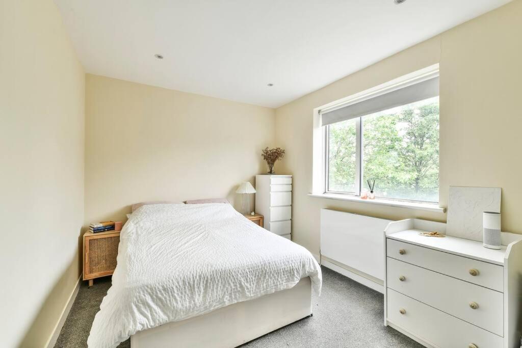 Ladbroke Grove - 2 Bed Near Portobello & Golborne Road Appartement