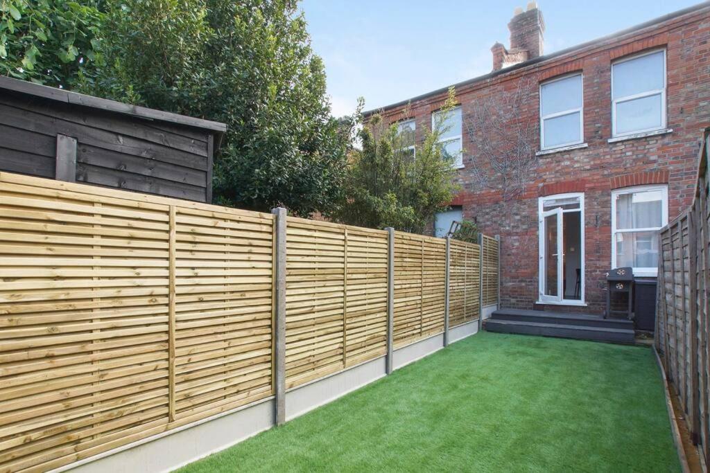 Newly Refurbished, Cosy & Modern In E17 * Londen