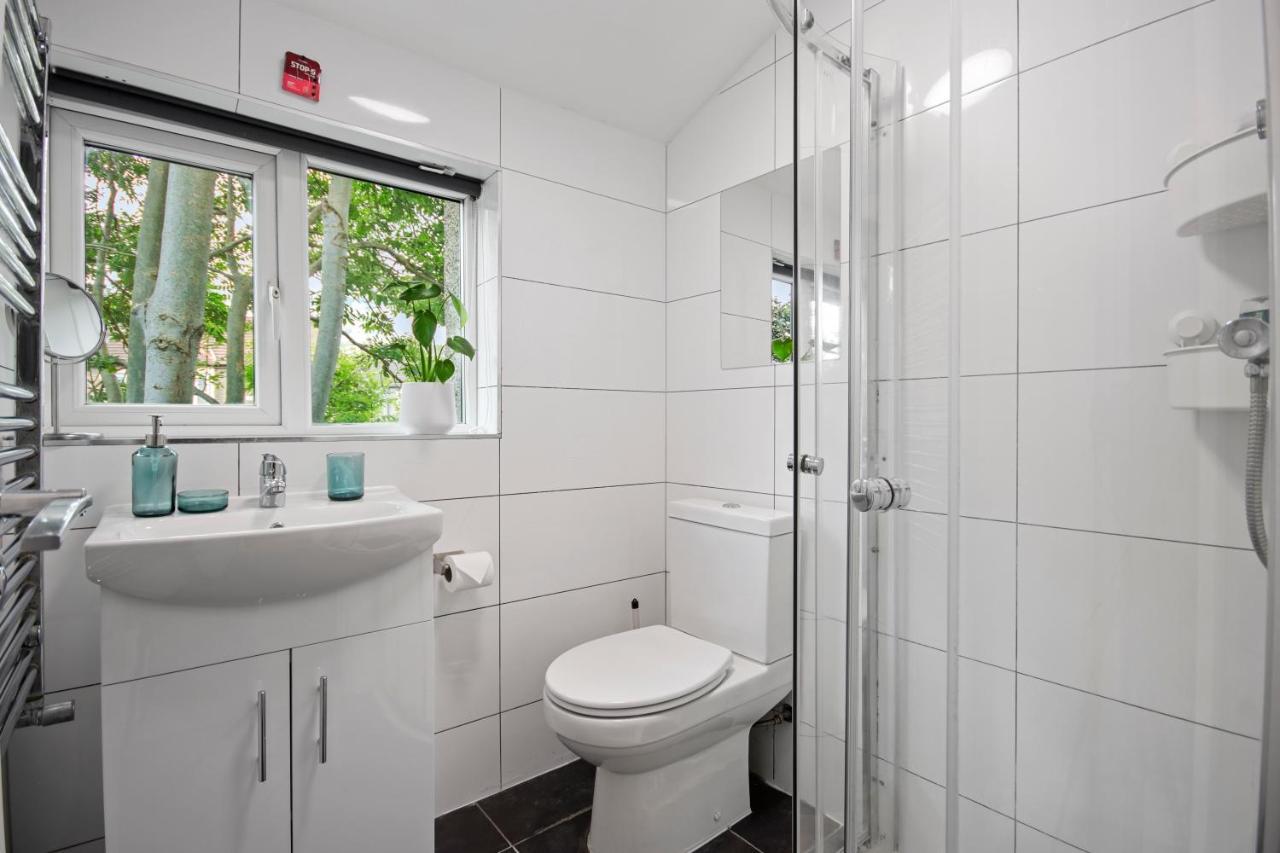 Modern 2 Bed East By Rebby Sleeps 5 Near Canning Town Station Apartamento