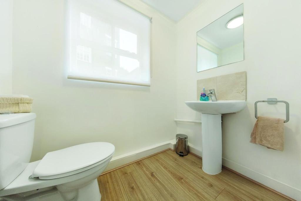 3 Bedroom In Westminster