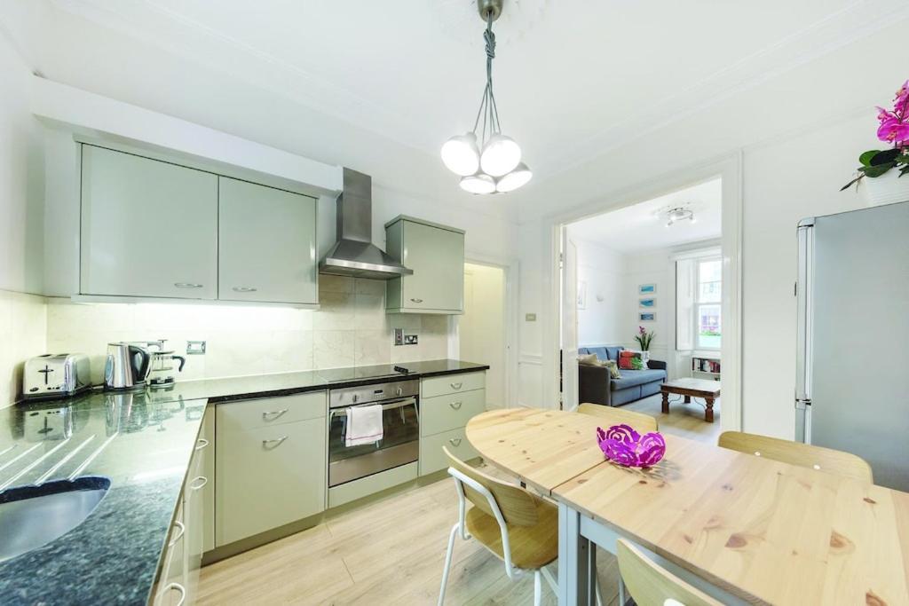 Apartment 3 Bedroom In Westminster London
