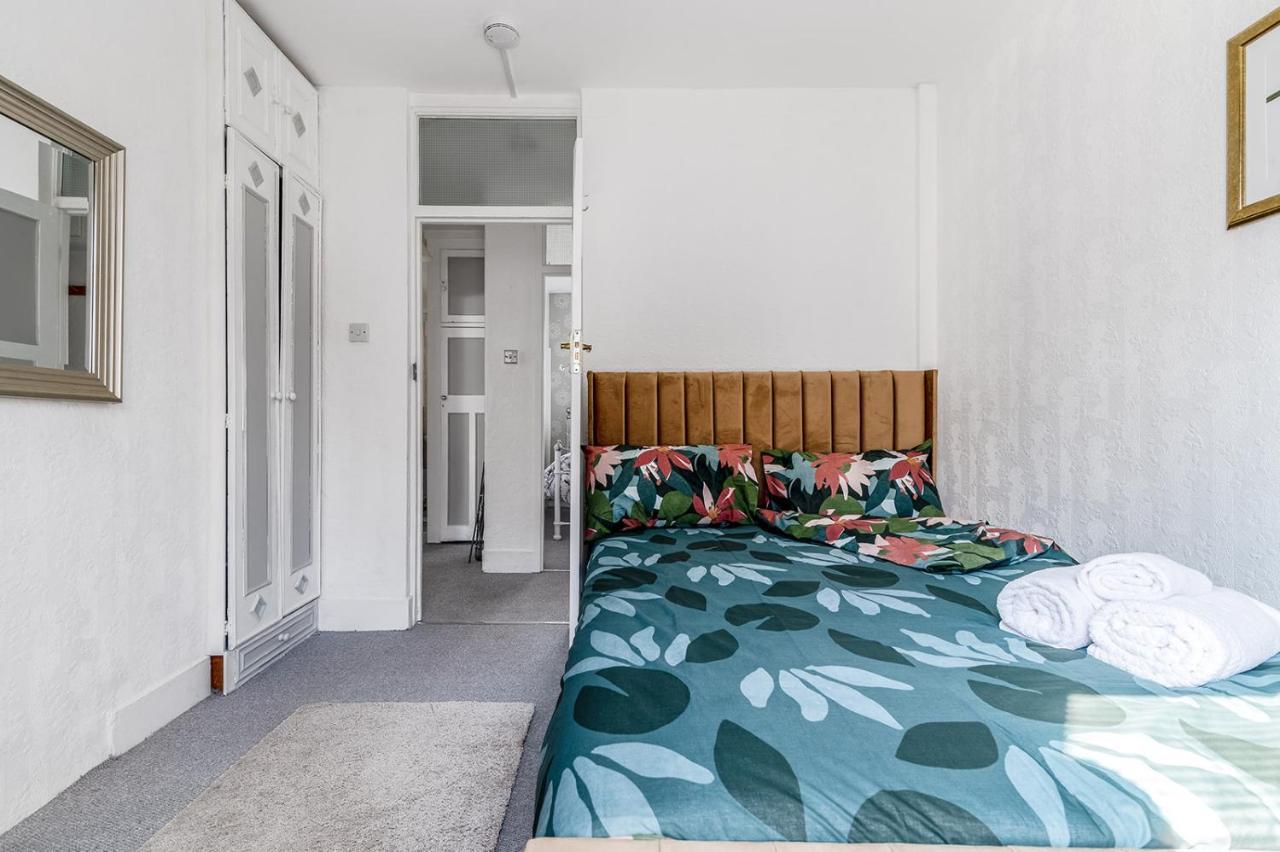 Appartement Astonishing Two Bedroom In Nelson Londres