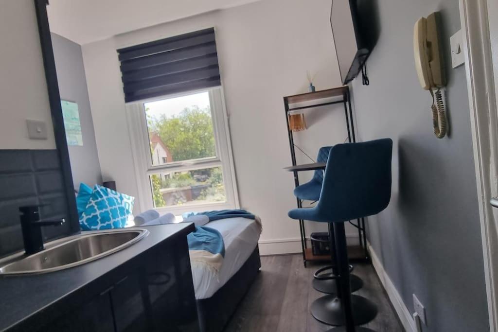 Modern 1bedroom In Center *