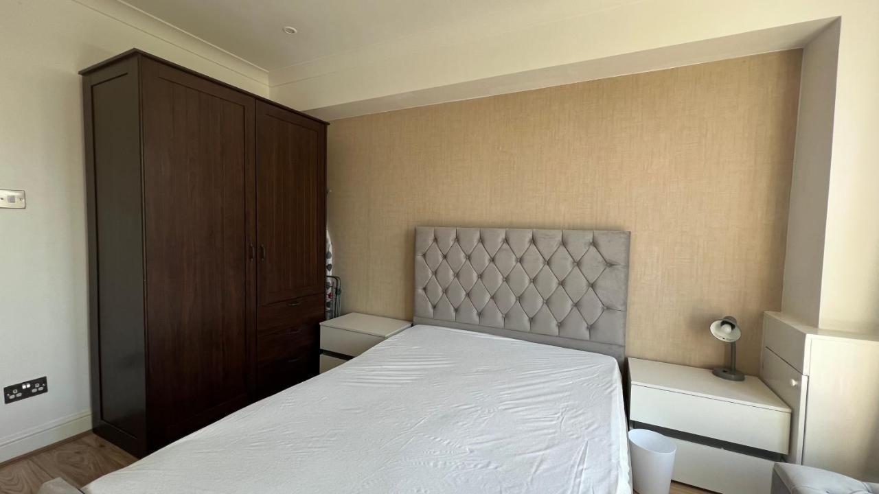 Comfy 2 Bedroom - Finchley Road, Apartamento *