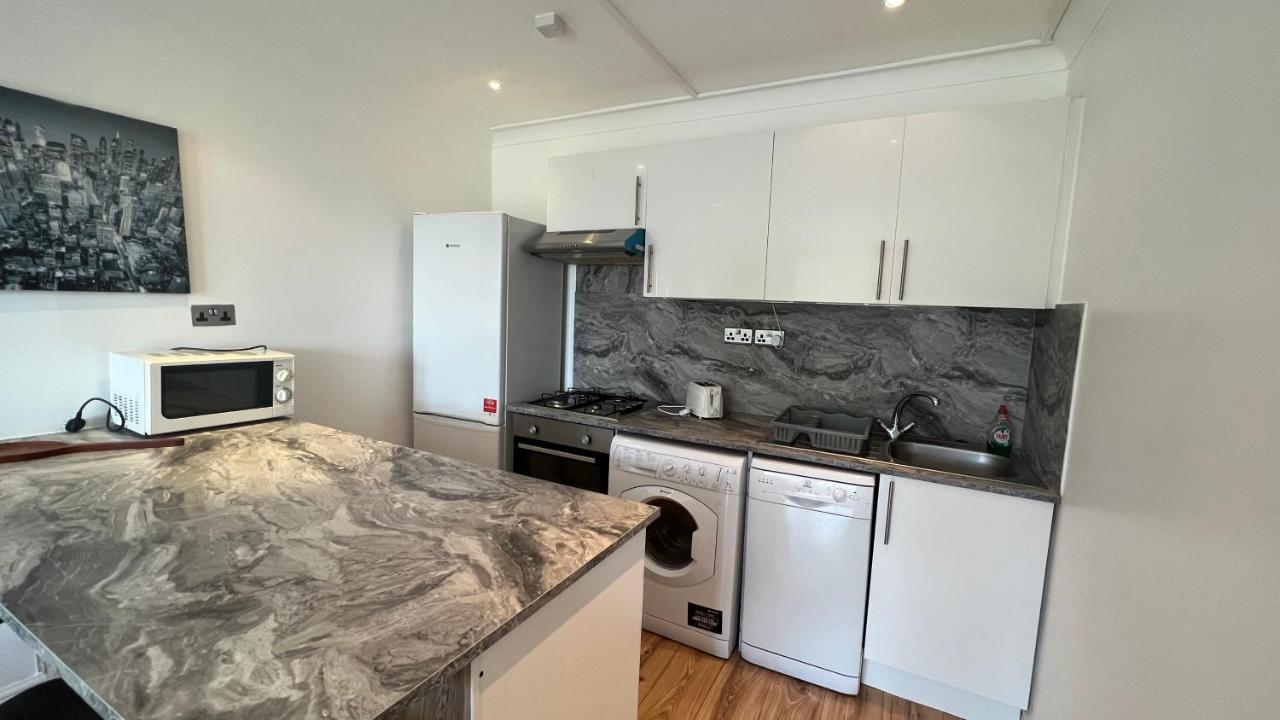 Comfy 2 Bedroom - Finchley Road, Apartamento
