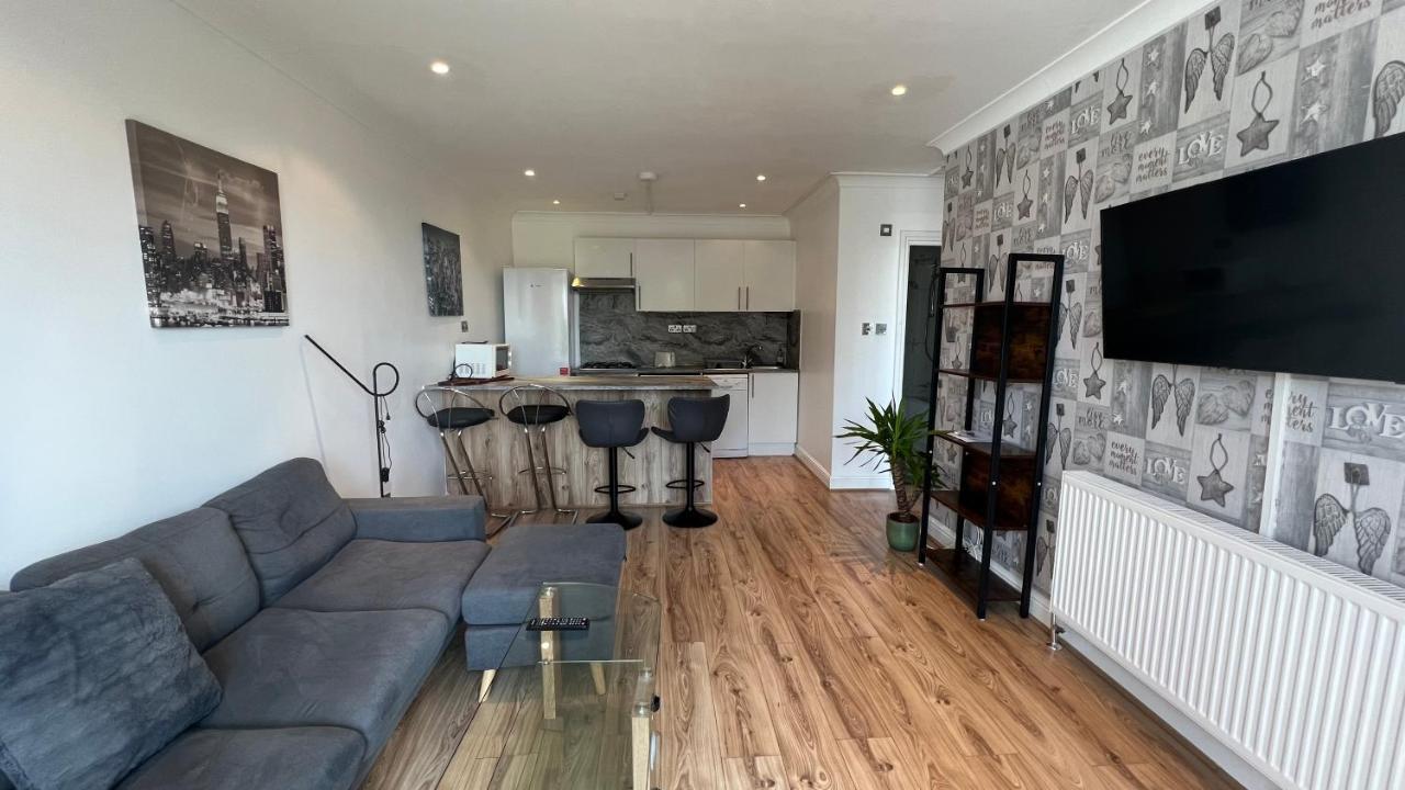 Comfy 2 Bedroom - Finchley Road, Apartamento *