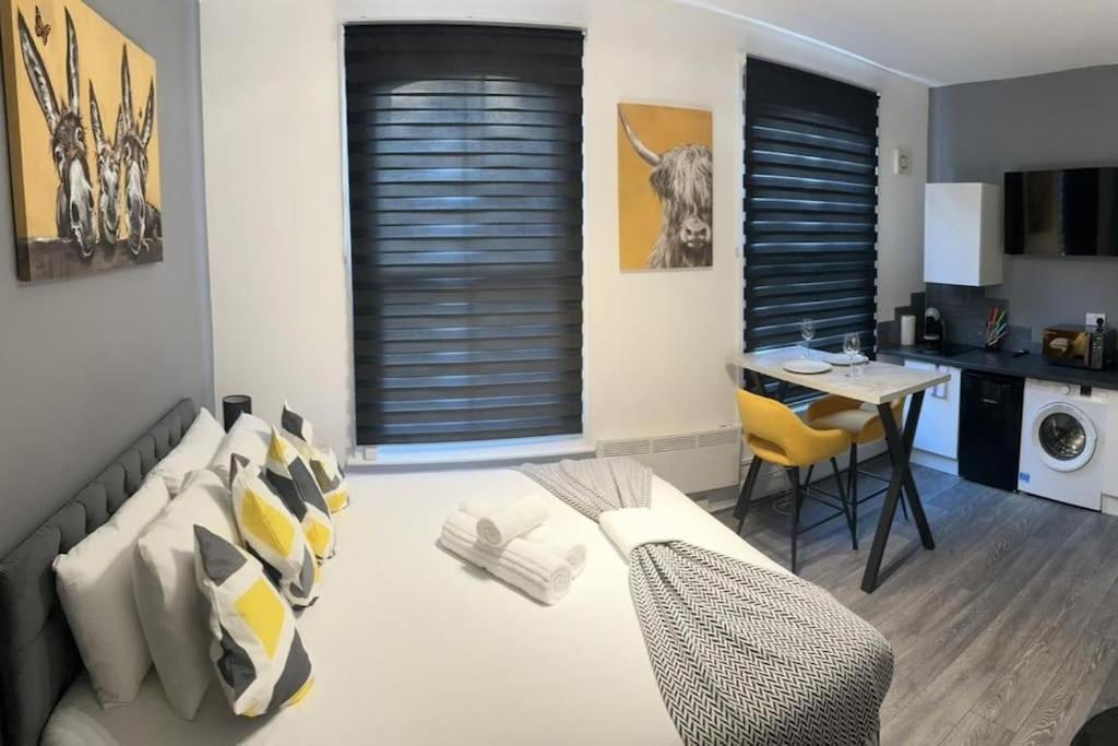 1bedroom *