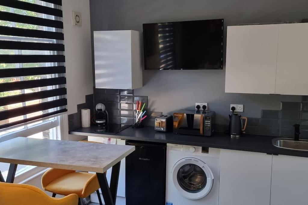 1bedroom *