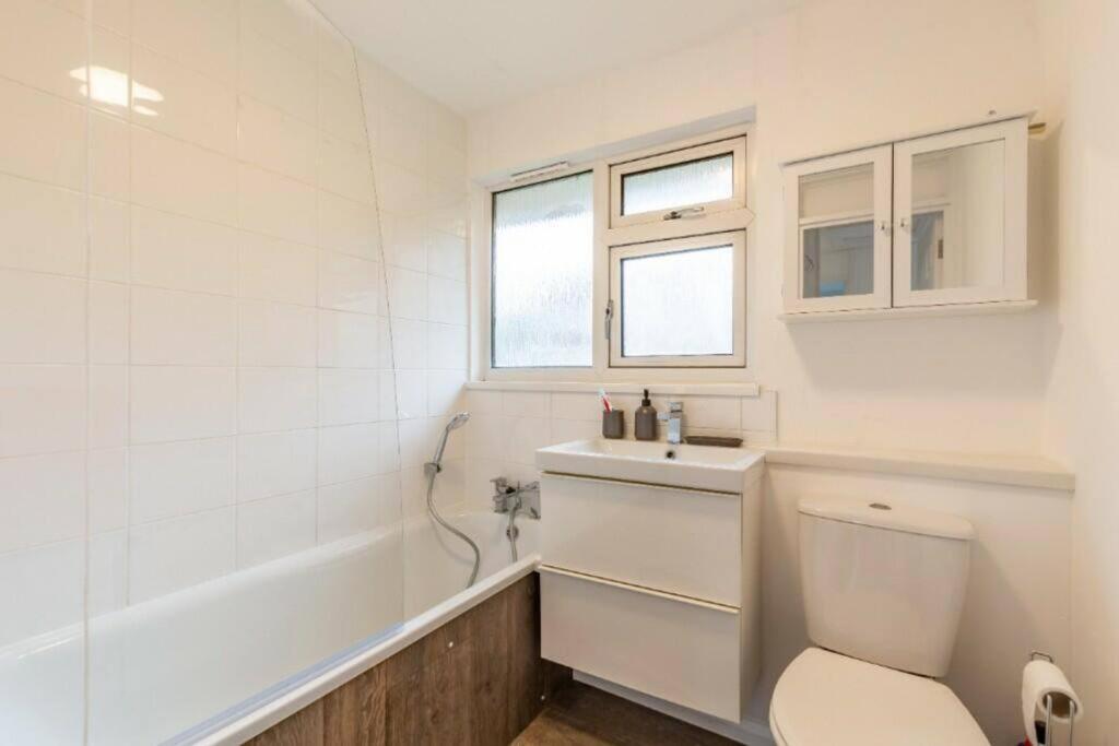 Unique 4 Bed Detached House In East Londres