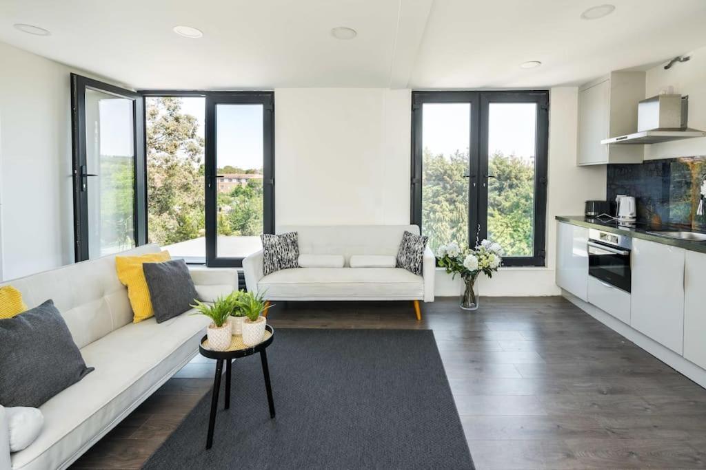 Golders 5 Stars Modern Londen