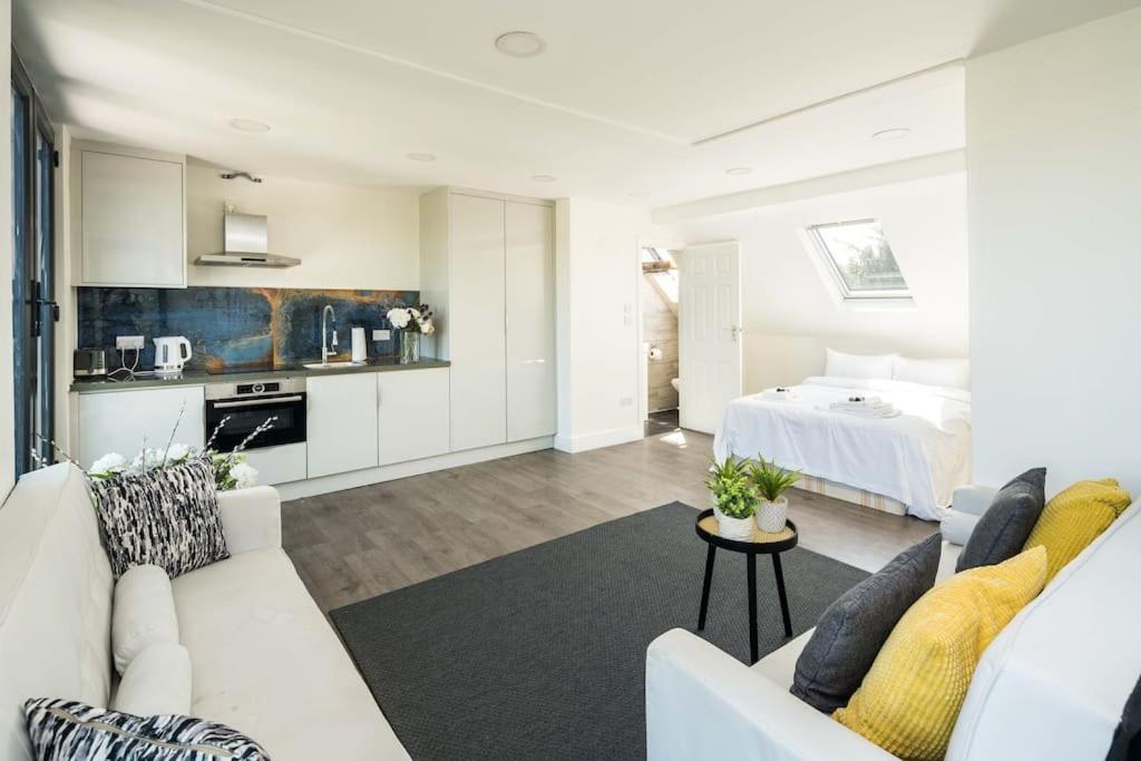 Golders 5 Stars Modern *