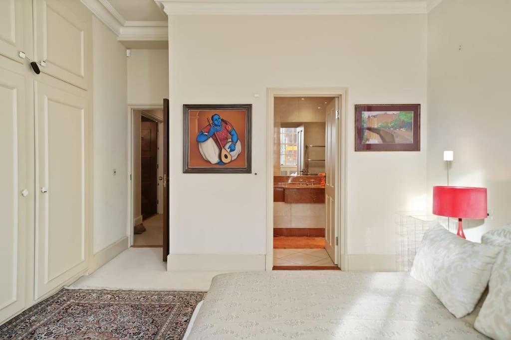 Three Bedroom In Sloane Square