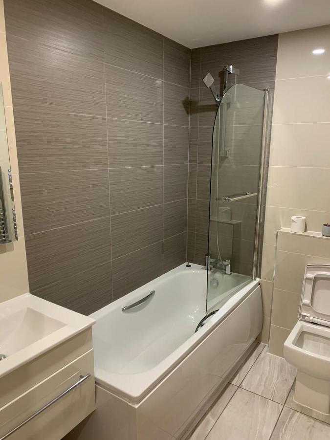 Four Bedroom Brixton Apartment *