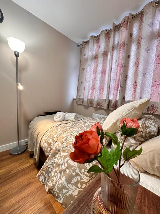 Canary Wharf Single Double And En-suite Guest house