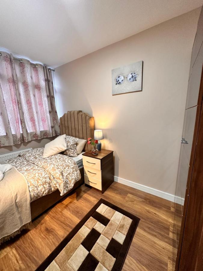 Canary Wharf Single Double And En-suite Guest house