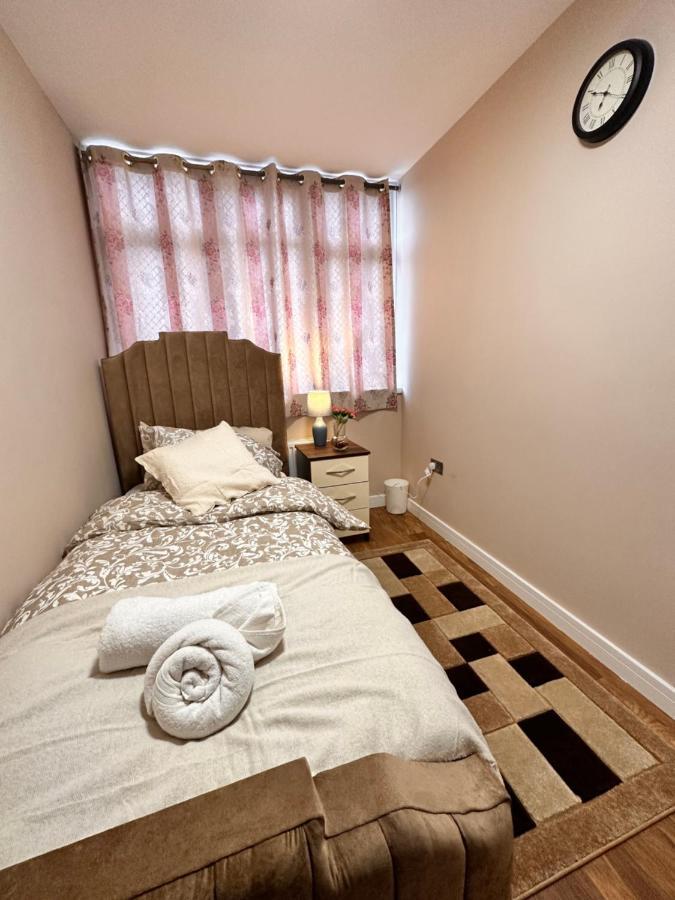 Guest house Canary Wharf Single Double And En-suite
