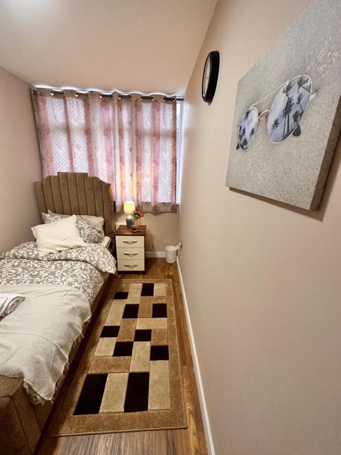 Canary Wharf Single Double And En-suite Guest house