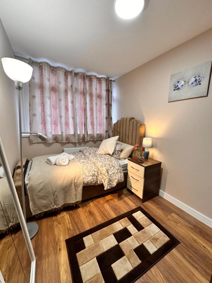 Canary Wharf Single Double And En-suite Guest house