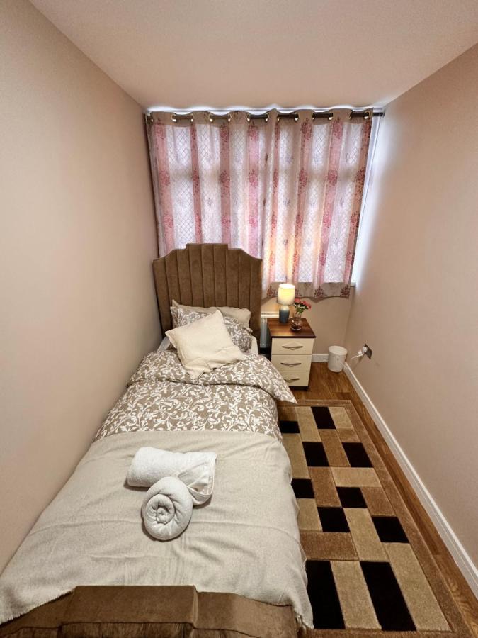 Canary Wharf Single Double And En-suite London