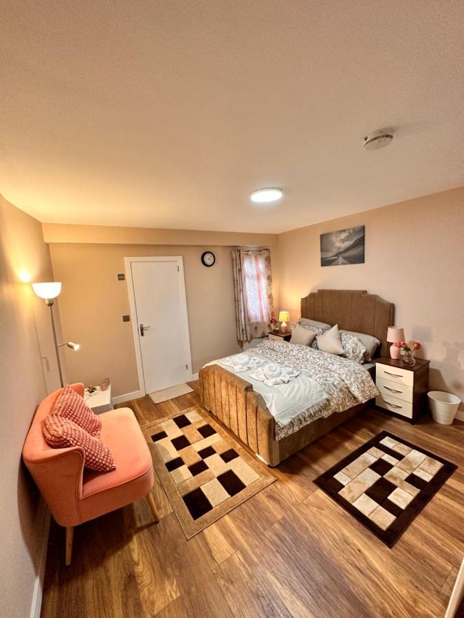 Canary Wharf Single Double And En-suite Guest house London