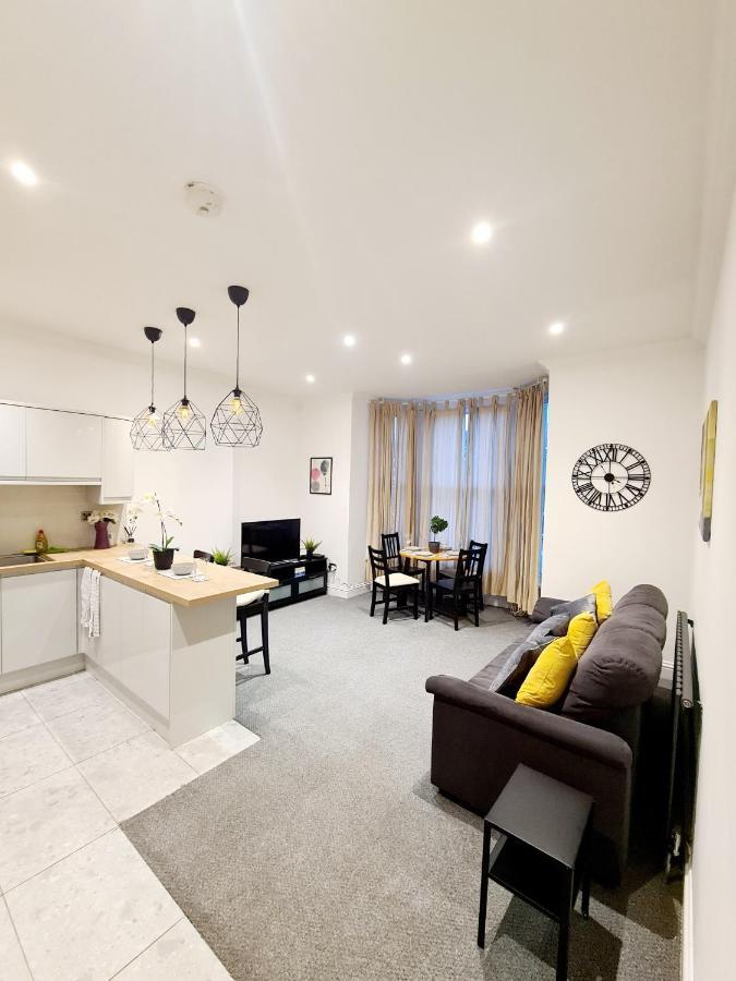 Stunning 2 Bed 2 Bath Luxury Apartment! Londres