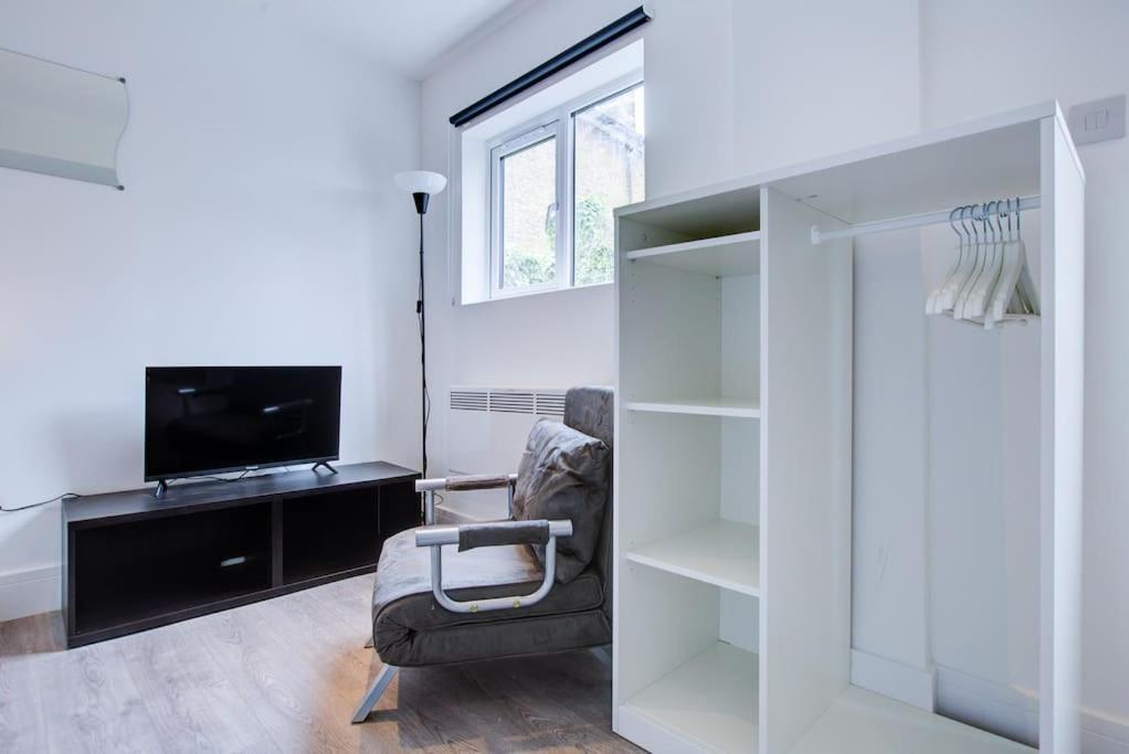 Comfy And Convenient Lewisham With Free Street Parking, Wifi And Quick Access To Sleep 3 Apartamento Londres