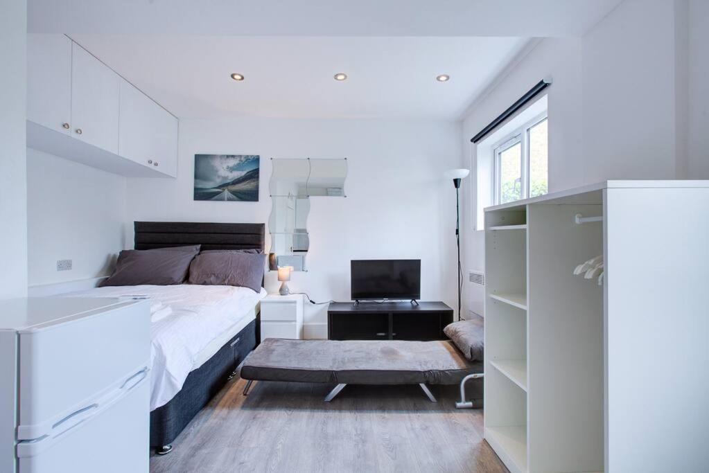 Comfy And Convenient Lewisham With Free Street Parking, Wifi And Quick Access To Sleep 3 Apartamento