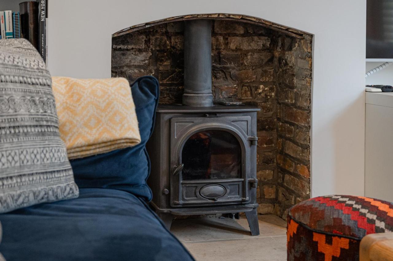 Stunning 2br Victorian Terraced Cottage, Sw Apartment London