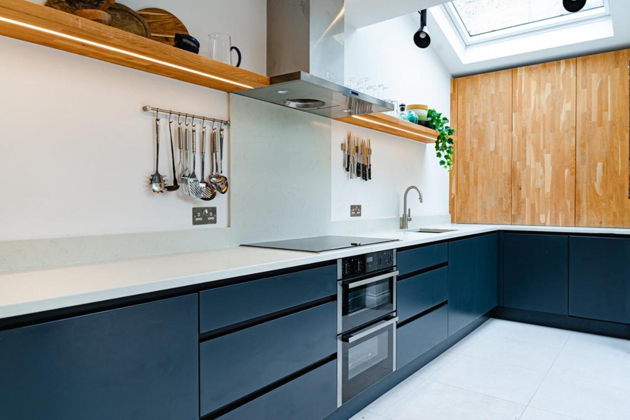 Stunning 2br Victorian Terraced Cottage, Sw *