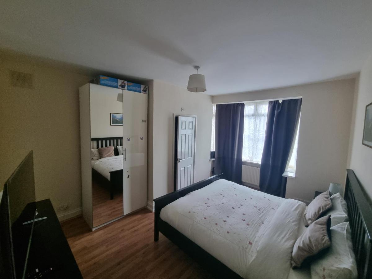 Guess Bungalow Wembley *