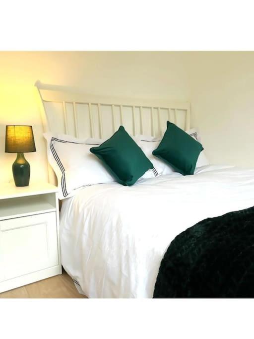 Unique 4 Bed Detached House In East * Londres