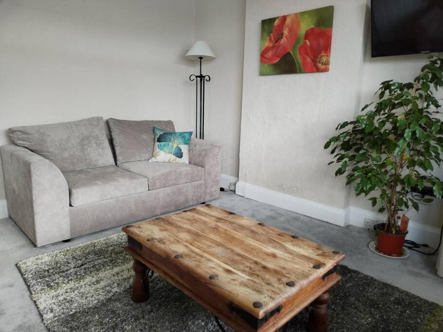 Apartment Wembley 2 Bed/2 Bath Modern Apt *