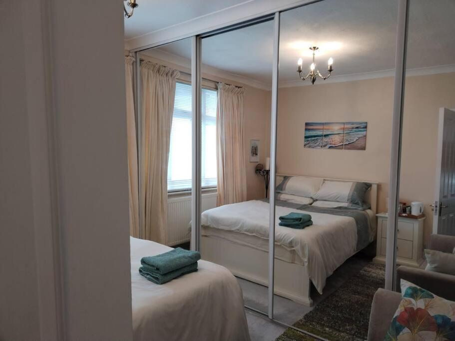 Apartment Wembley 2 Bed/2 Bath Modern Apt *