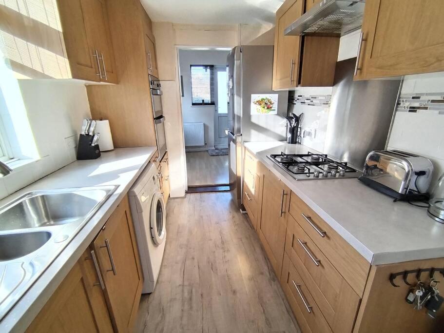 Apartment Wembley 2 Bed/2 Bath Modern Apt London