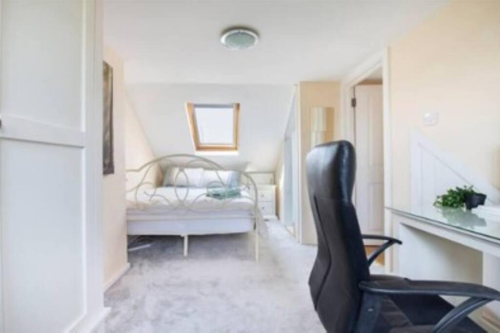 Wembley 2 Bed/2 Bath Modern Apt * London