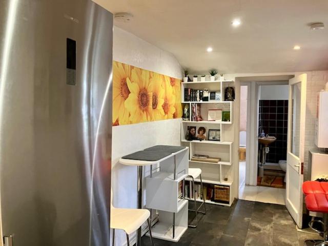 Comfy Rooms. Shared East Homestay. * Londres
